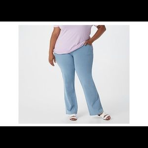 Denim & Co Reg Comfy Knit Smooth Waist Boot-cut Jeans - Lt Wash - 16 (A06/A07)